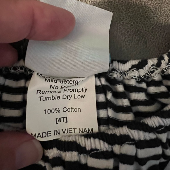 Castles and Crowns Size 4 Children’s top - Picture 2 of 4